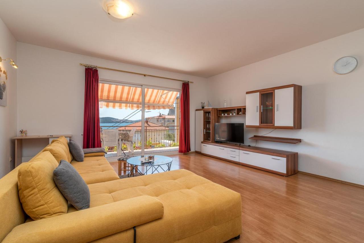 Comfortable Apartment Near The Sea 特罗吉尔 外观 照片
